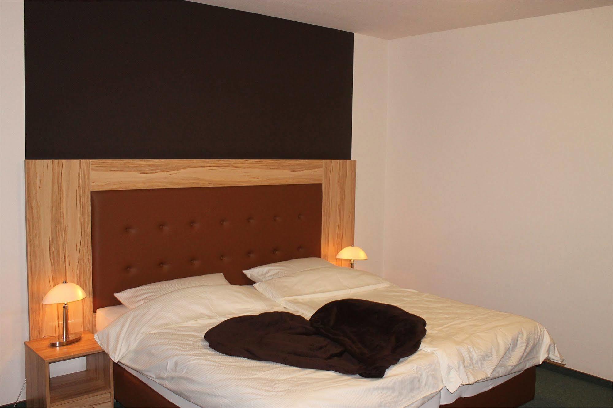 Hotel Roeb Nideggen Esterno foto