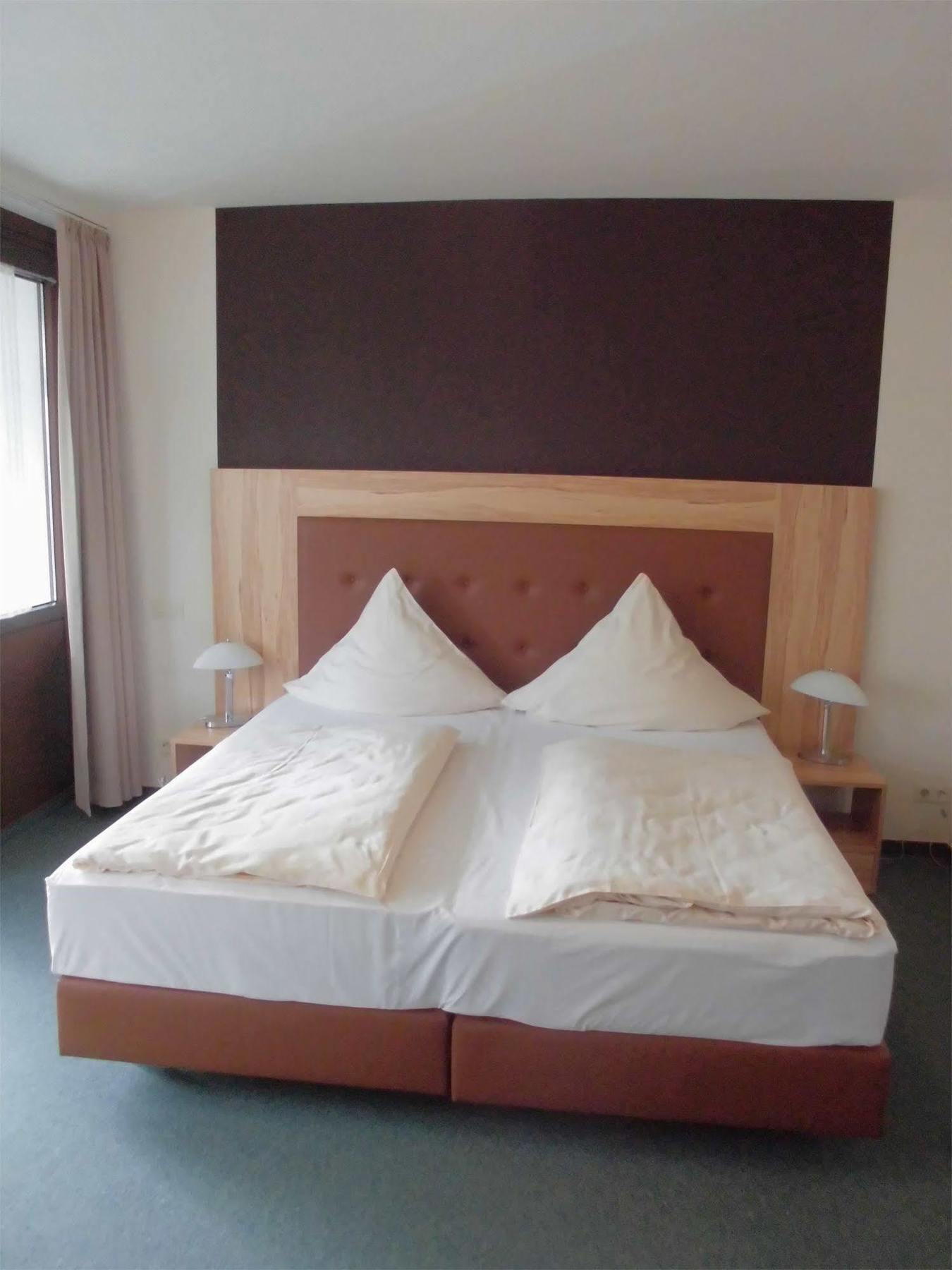 Hotel Roeb Nideggen Esterno foto